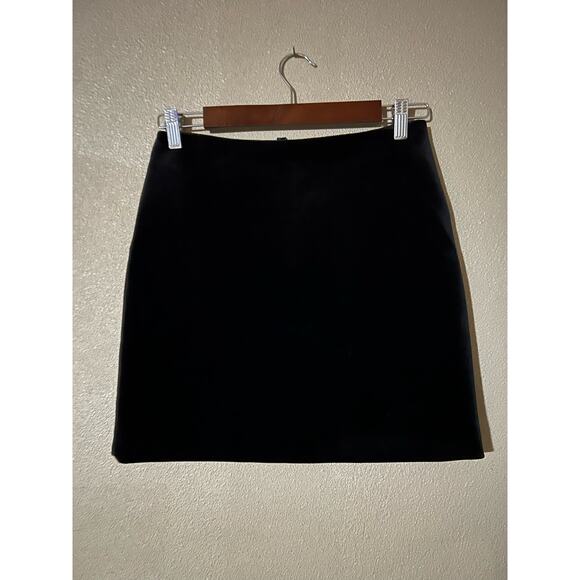 Hallhuber Preppy Academia Studios Edgy Black Velvet Mini Skirt - Picture 1 of 8